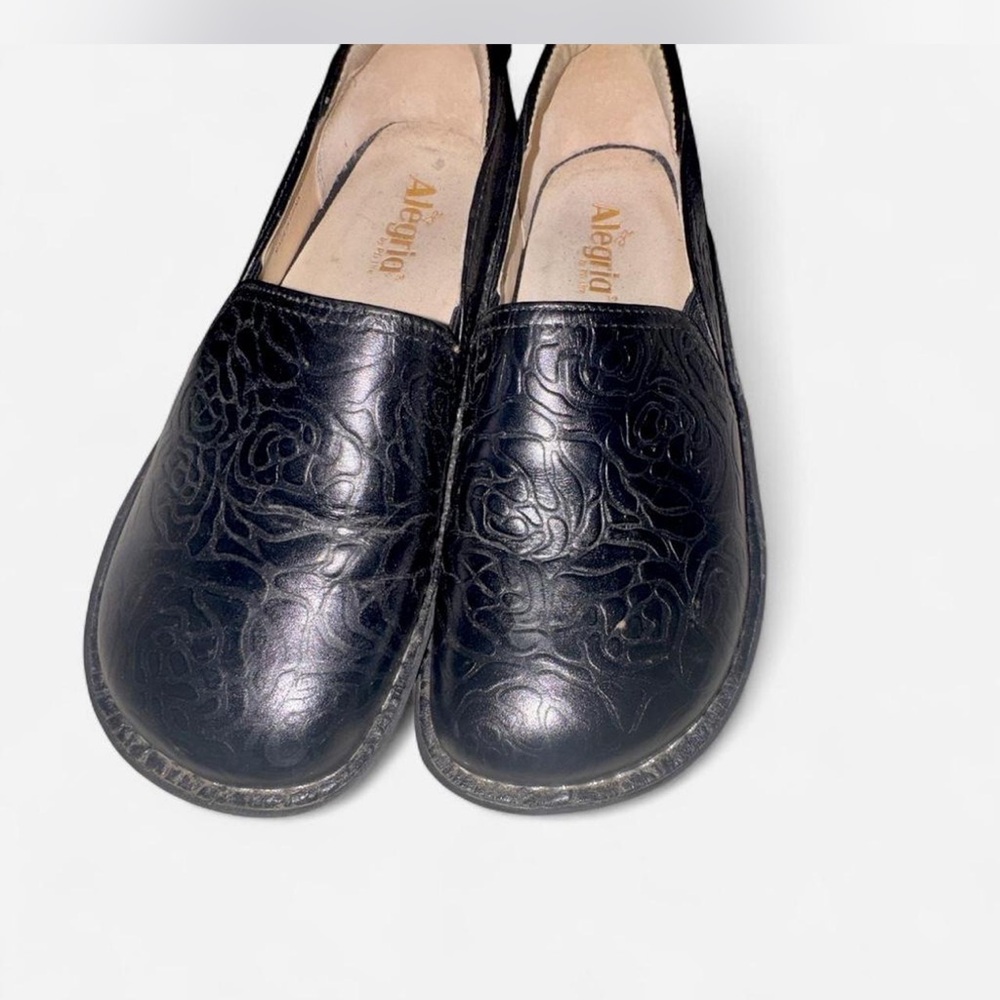 Alegria by PG Lite Debra Leather Black Embossed Rose Slip On Clogs EU 39US 8.5/9